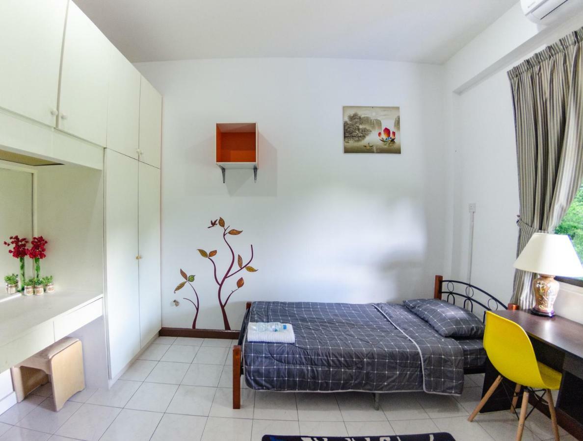 Poni Homestay Muara Εξωτερικό φωτογραφία