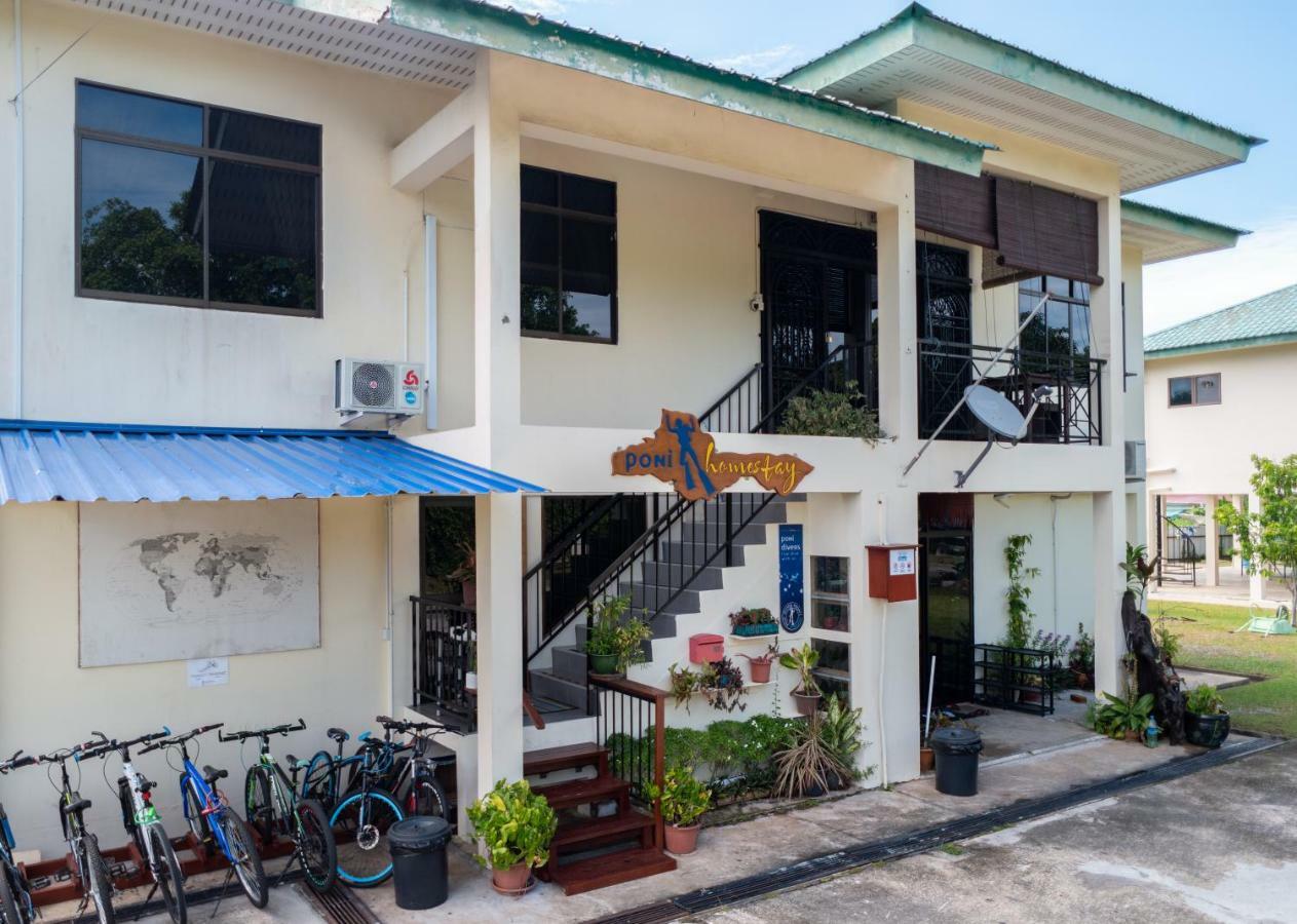 Poni Homestay Muara Εξωτερικό φωτογραφία